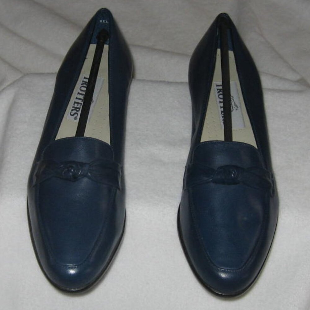 Trotters Relate Leather Loafer Flat Size 8.5 Blue NWOT - Picture 2 of 11